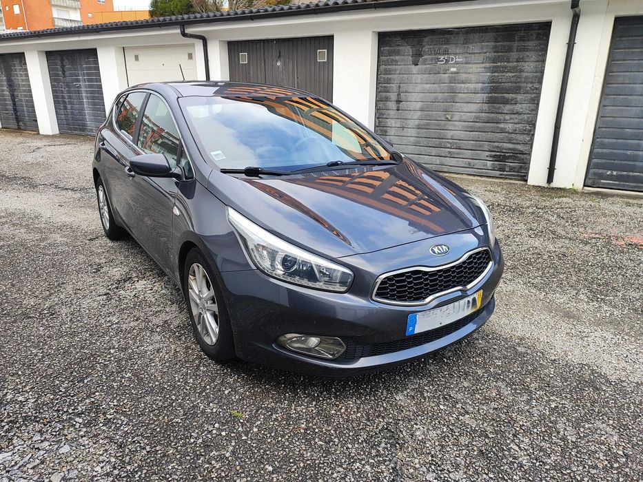Kia Ceed 1.4 CRDi Prime – Maio 2015 – Diesel