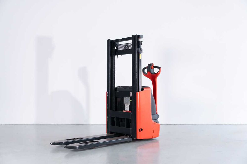 Stacker Elétrico Linde L10 1.000 kg | Usado