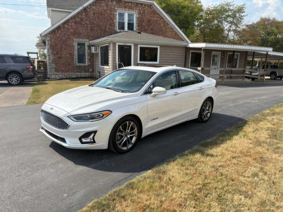 Перший внесок лише 10%! Навіть якщо у тебе обмежений бюджет, це не проблема. Ми пропонуємо кредитування на вигідних умовах — мінімальний внесок і пільговий період під 0.01%. Пиши вже зараз і забронюй авто мрії!