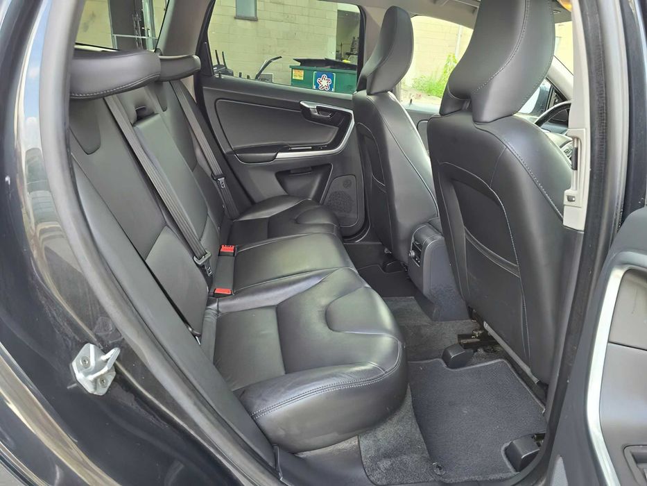 Volvo XC60      2015