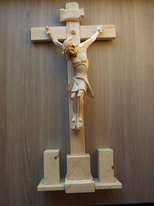 Rzeźba w drewnie Jezus ukrzyżowany KRZYŻ ŚWIECZNIK