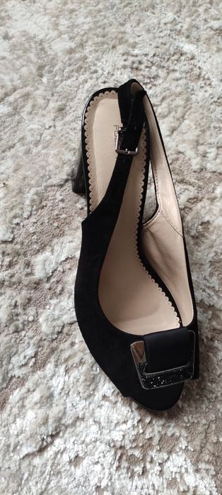 Босоніжки жіночі