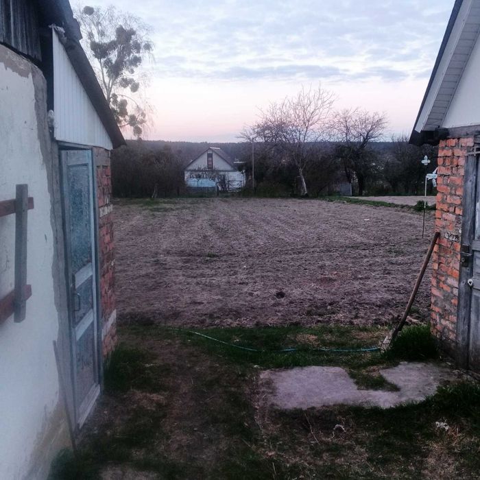 Будинок  в передмісті Житомира село Пряжів