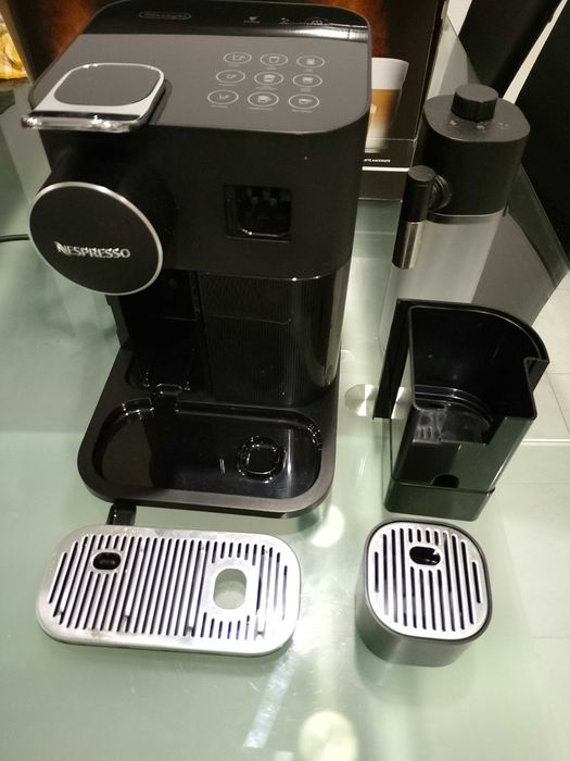 Máquina de café Grand Lattissima "Promoção"