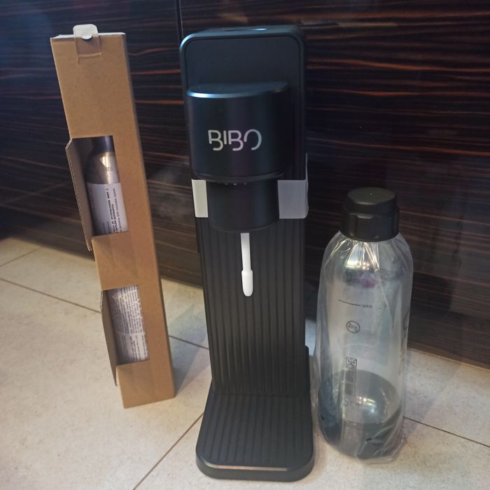 Saturator do  gazowania wody + butelka 1l+ 1x butla z gazem CO2