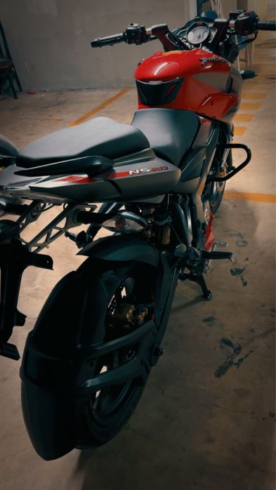 Moto Pulsar NS 200 ABS nova