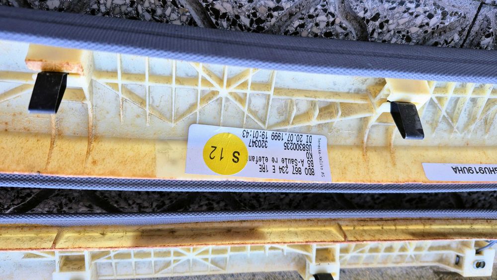 AUDI A4 B5 (8D)- Pilares A - Para-brisas Originais Em EXCELENTE ESTADO