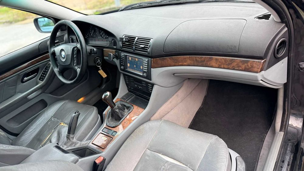 BMW 525D 2002  (IUC e inspeção até Julho)