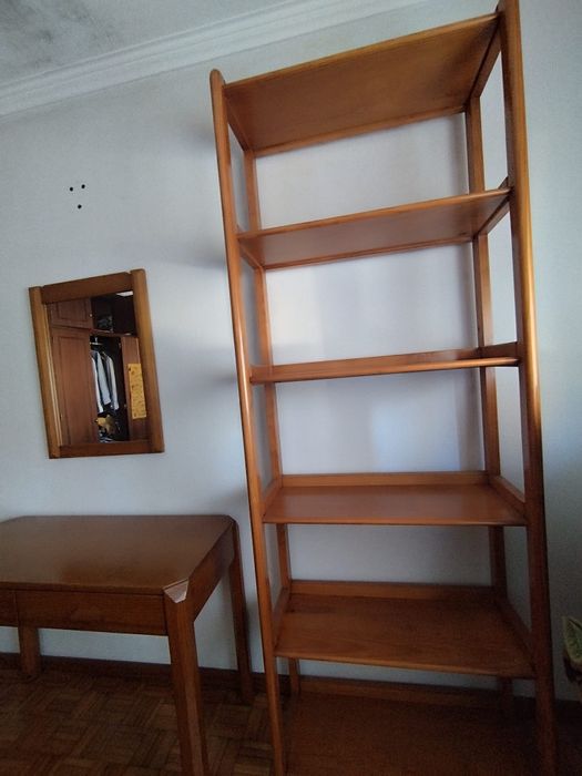 Estantes madeira