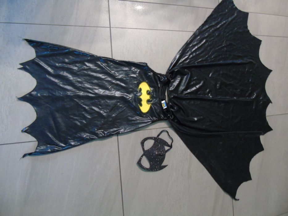 strój karnawałowy Batman-ka r M  (5-7 lat)