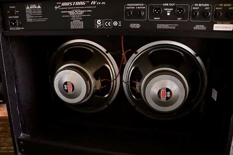 Amplificador guitarra Fender Mustang IV 150-Watt 2x12"