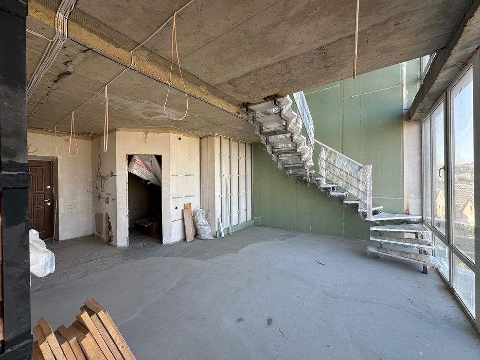 квартира в двох рівнях в центрі міста.