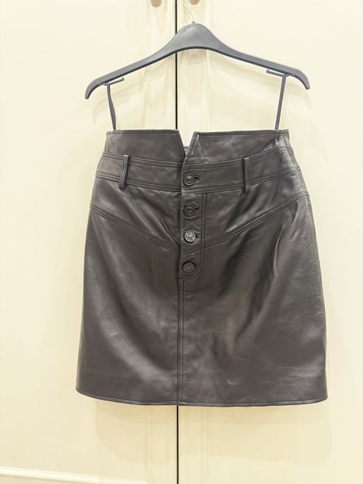 Нова шкіряна спідниця