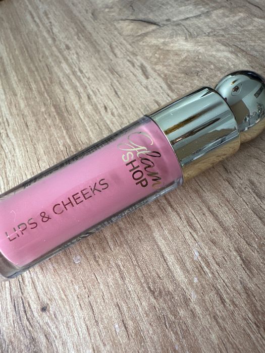 Róż w płynie GlamShop