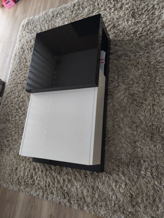 Mesa centro Jom  branco e preto