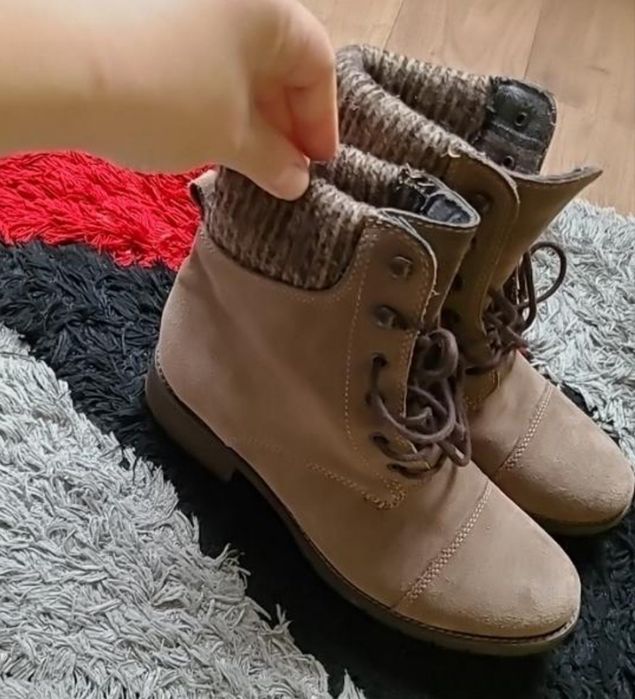 шикарні фірмові чоботи ботинки Lendrover  41р натуральний замш