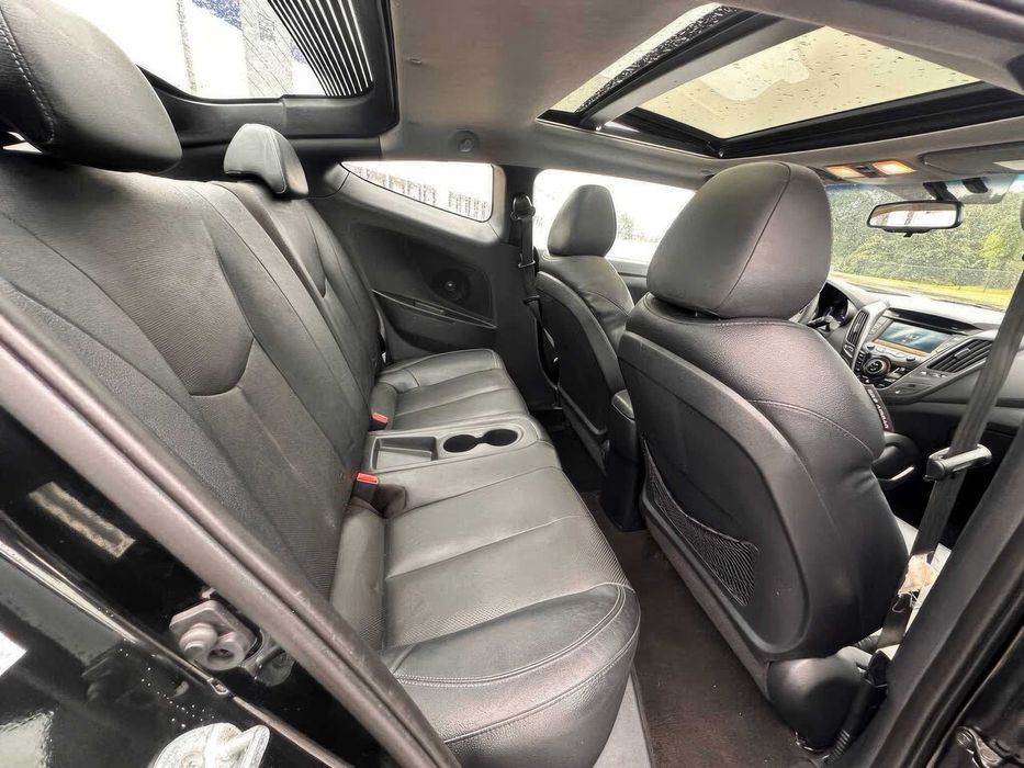 Hyundai Veloster      2015