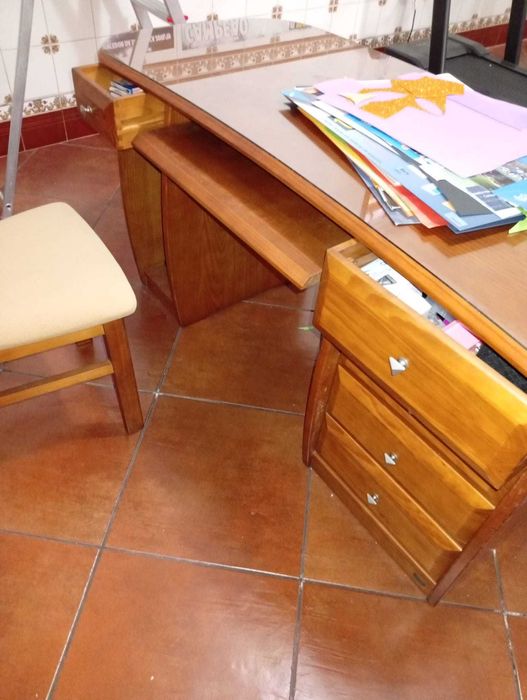 Secretaria de escritório marca ARC pinho maciço