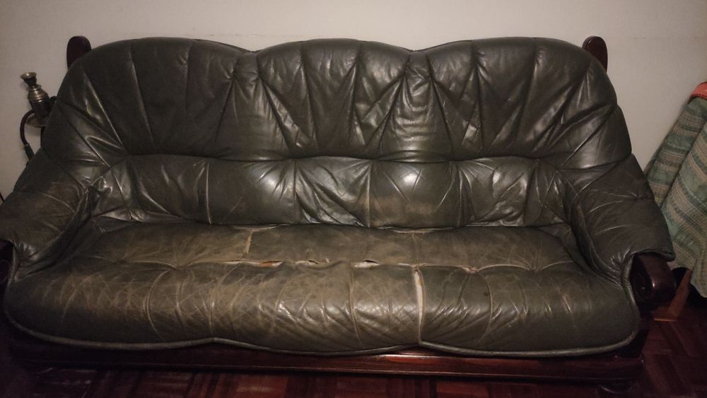 Sofá em Madeira Maciça e Pele