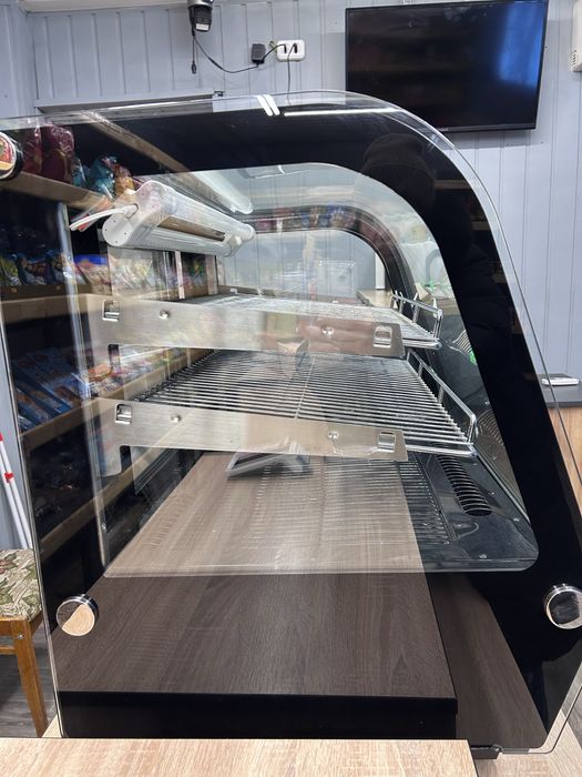 Продам торгову вітрину