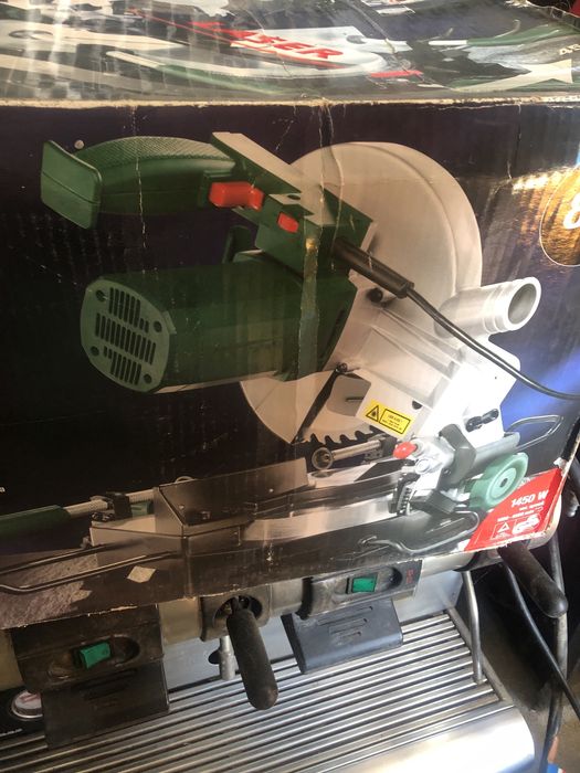 Maquina de corte madeira , nova na caixa