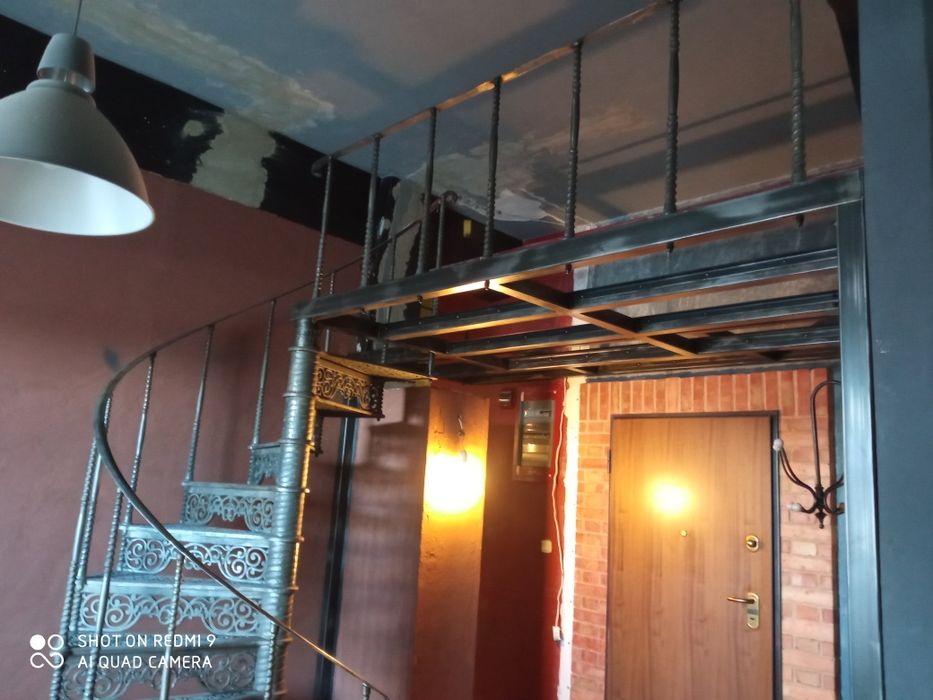 Schody, kręcone, stalowe, ażurowe, wewnętrzne