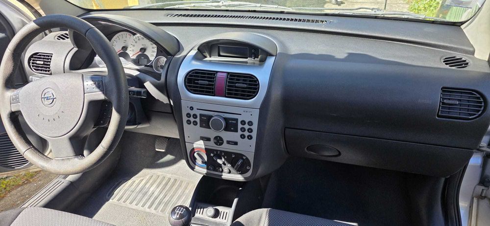 Opel Corsa 1.2 Twinport silver