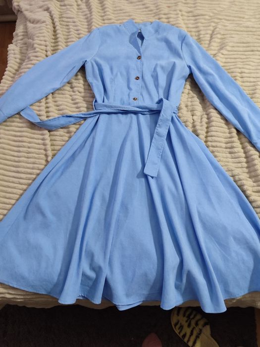 Сукня блакитна з рукавом довга вельвет з поясом