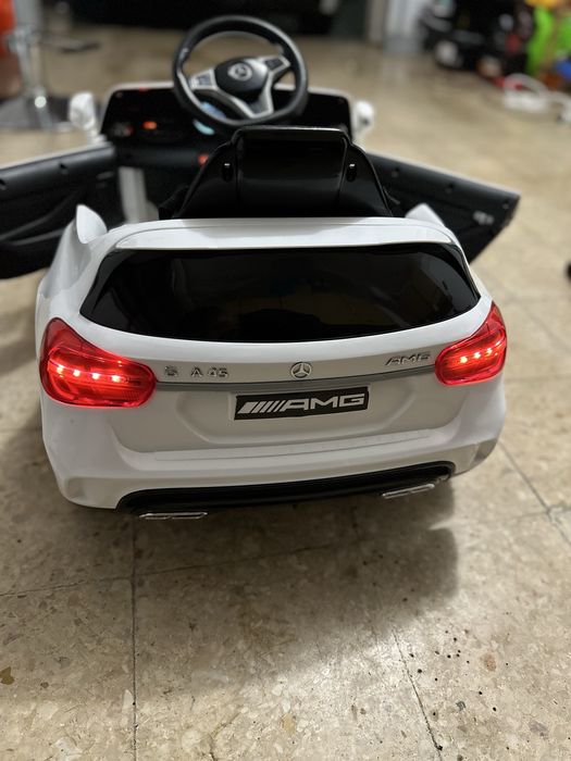 Mercedes crianca amg