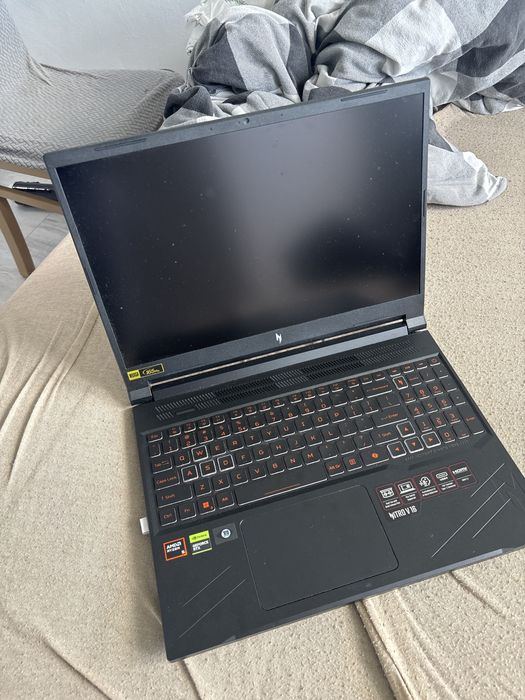 Sprzedam laptopa acer nitro v 16