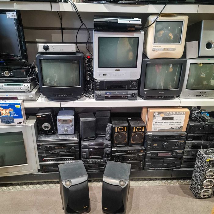 Sistema Hi-Fi Akai AC-5600 + Colunas AE-592 + Colunas SR-600 + Comando