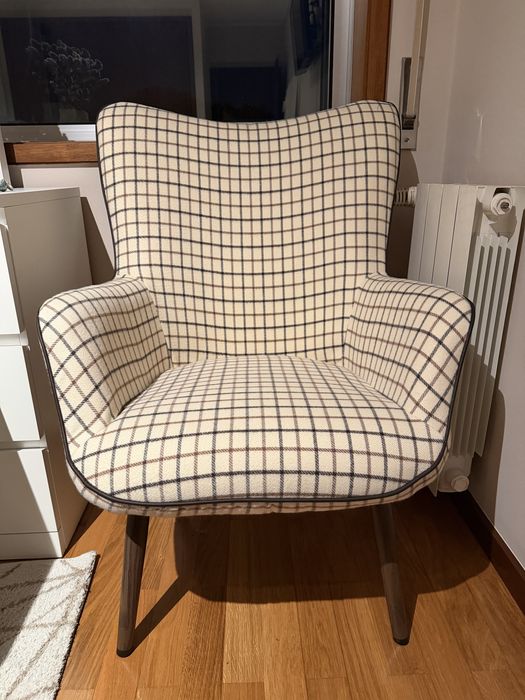 Cadeirão quadrados Jysk novo