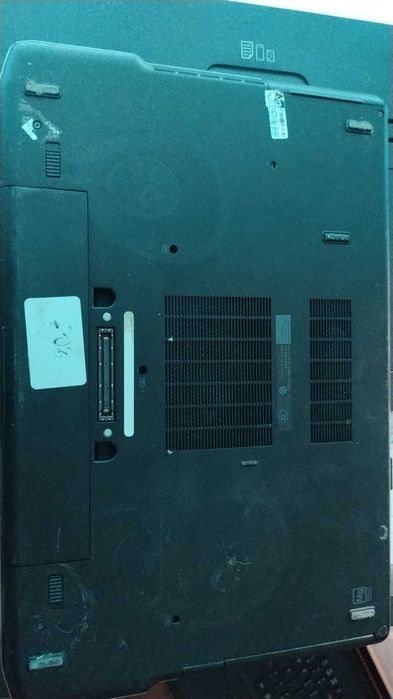 laptop lekko uszkodzony lub na części dell e6530