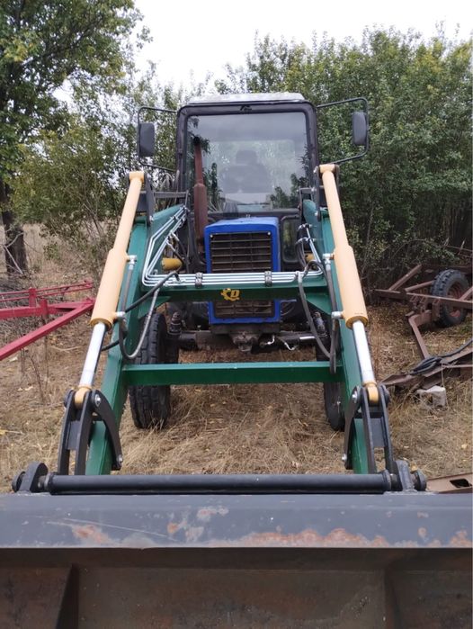 МТЗ 80 з куном та плугом