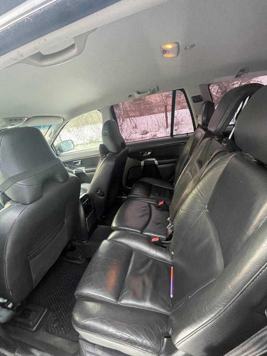 Автомобіль Volvo XC 90