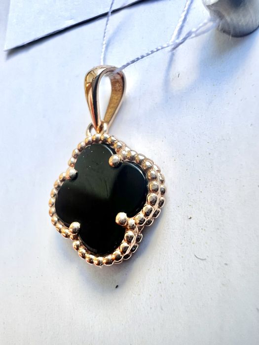 Золотой кулон Ван Клиф с оніксом