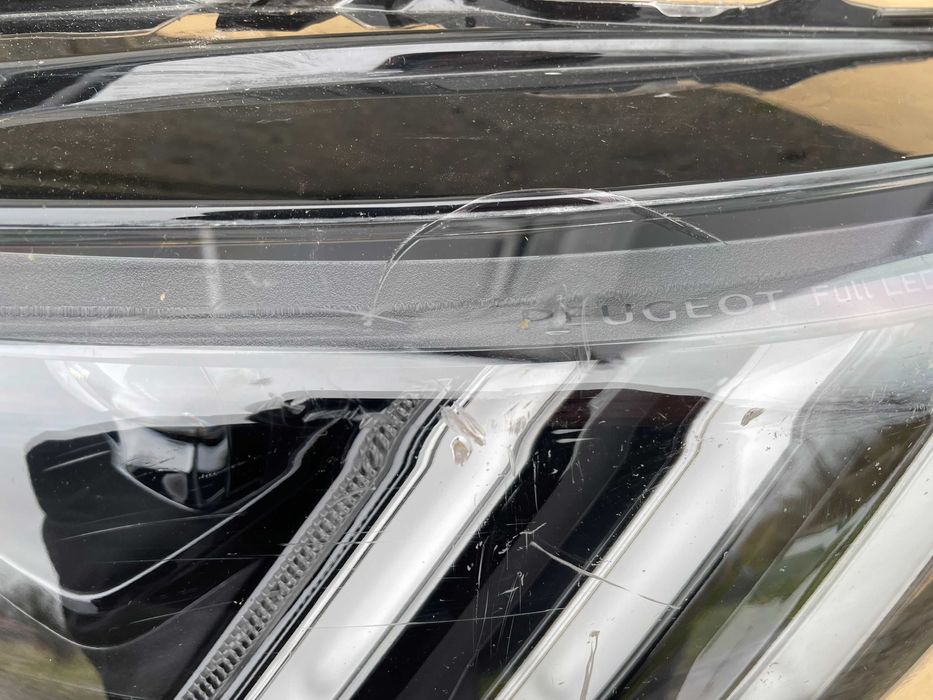 Lampa przód przednia lewa Peugeot 208 2008 2 II Full LED Europa