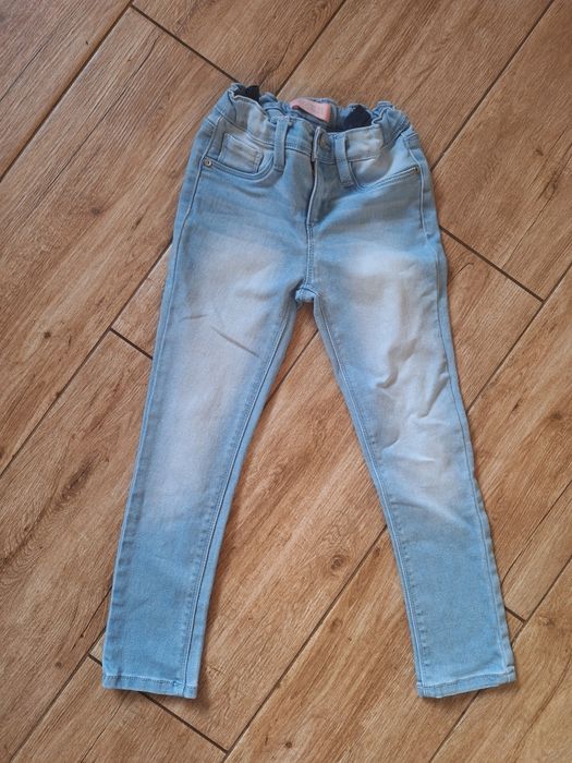 Dziewczęce spodnie jasne jeansy rurki skinny