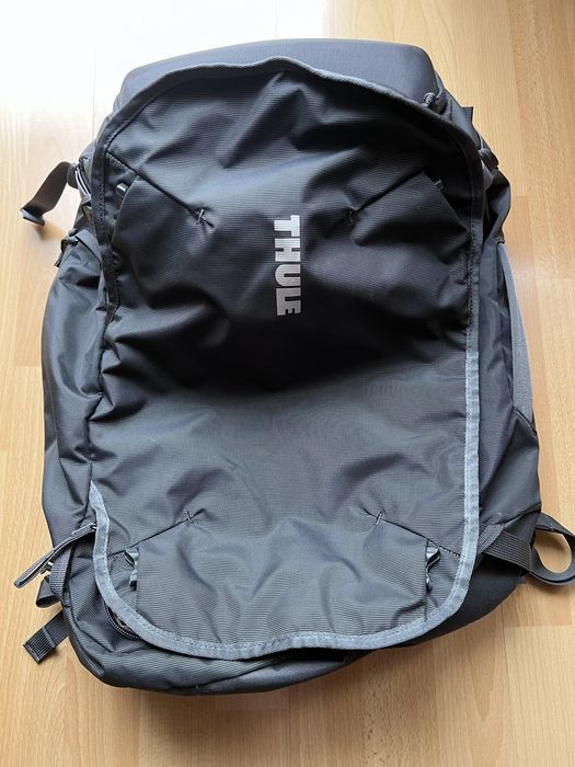 Thule landmark 40l obsidian