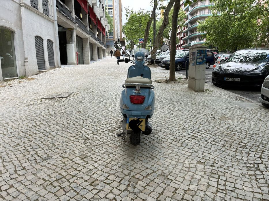 Vespa LXV 50 2 tempos com 17.000 km