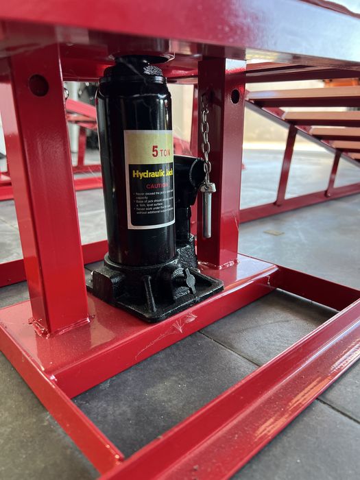 Par de Rampas Hidráulicas para Carro (Capacidade 2 Ton / Macacos 5T)