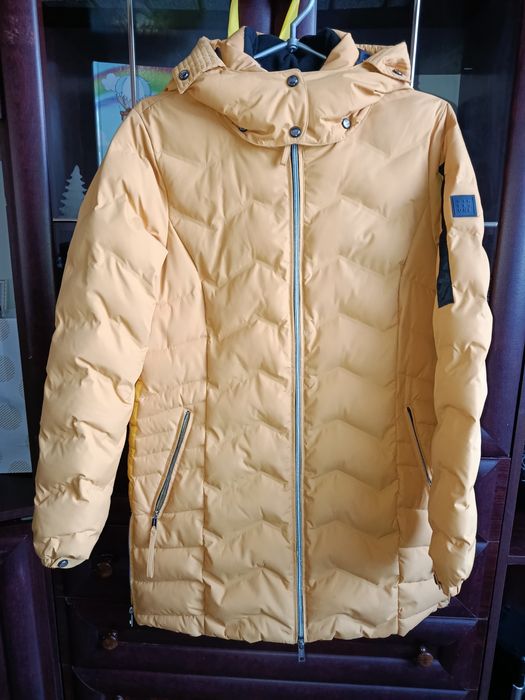 Зимня куртка жіноча