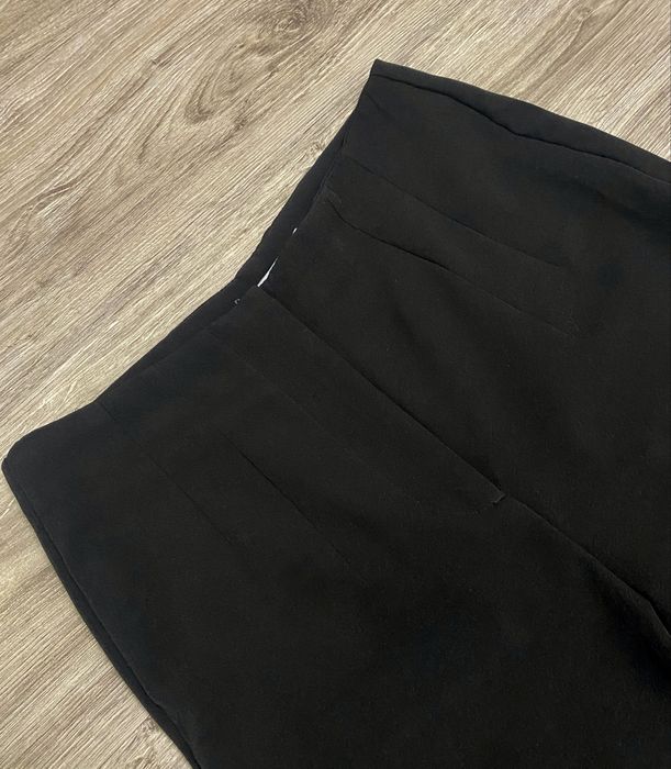 Нові чорні класичні штани-кльош р. L, висока талія, є замок і гудзик