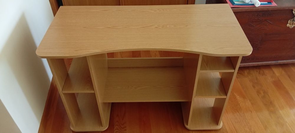 Secretary and sofa64552783475074121