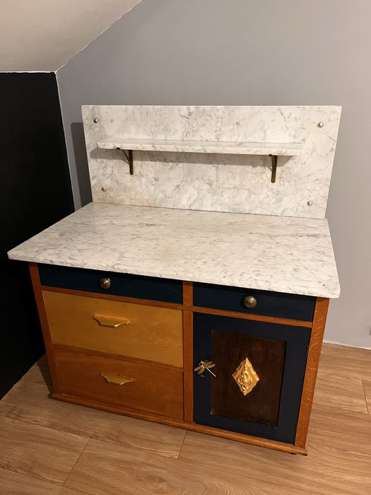 Toaletka i stoliki nocne