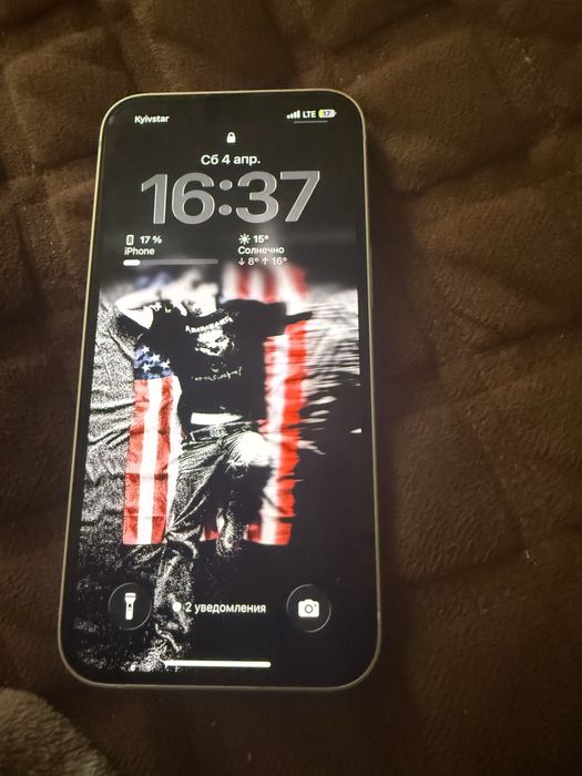 Продам Iphone 13