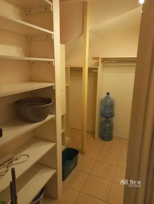 Оренда 5к квартири в Києві, Печерський р-н, Крутий спуск 5 Без комісії
