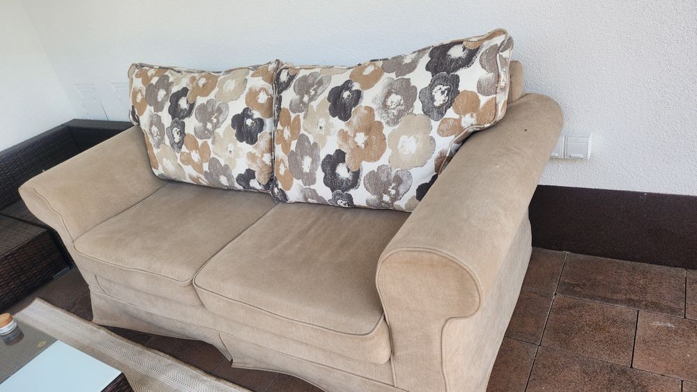 Sofa rozkładana dwuosobowa.