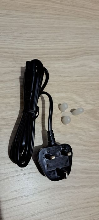 Мережевий кабель з англійською вилкою