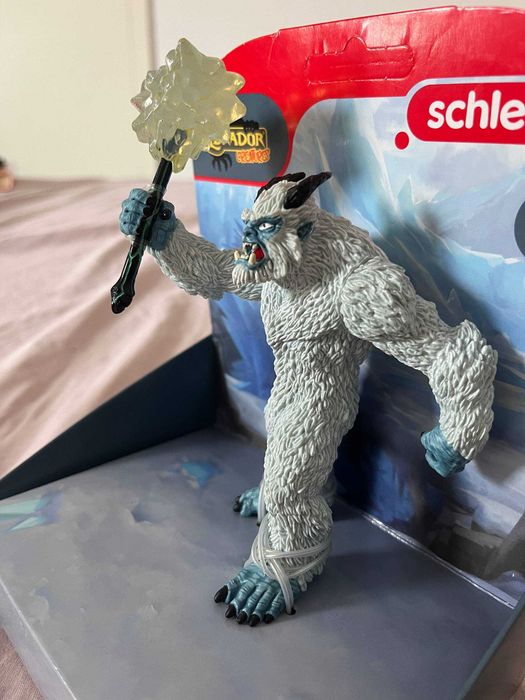 Schleich Eldrador monstro de gelo yeti com arma (42448)